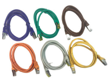 Longitud protegida CAT7 multicolora los 0.5m/1m/2m/3m/5m del aislamiento del HDPE del cable de la red del PVC de SSTP